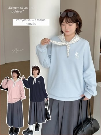 Pluszméretű női egyetemi stílusú pulóver sállal - kapucnis, kerek nyakú, hosszú ujjú, laza szabás, pamut-poliészter keverék, hímzés, ősz 2025