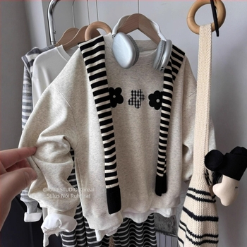 Női kapucnis fleece pulóver, laza szabás, középmélt hosszúságú, hosszú ujjú, geometriai mintázat, poliészter 95%+