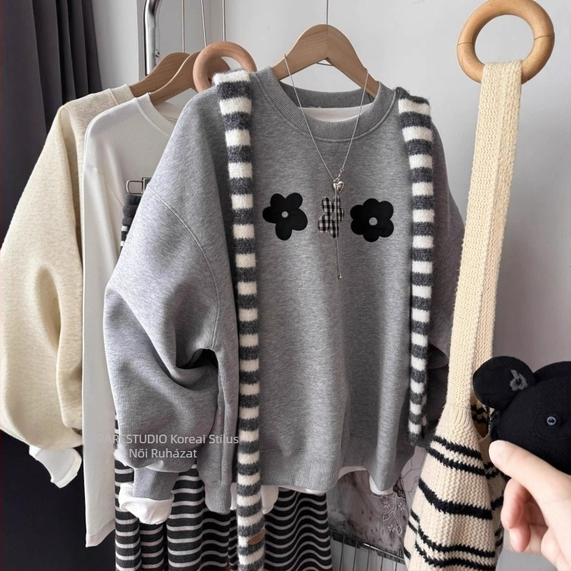 Női kapucnis fleece pulóver, laza szabás, középmélt hosszúságú, hosszú ujjú, geometriai mintázat, poliészter 95%+