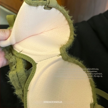 Félkosaras melltartó szett, nylon anyag, levehető dupla vállpántok, háton három sor kapocs, gyűjtés és push-up funkció