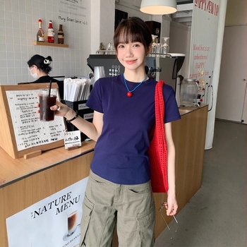 Notika női rövid ujjú slim-fit póló, kerek nyakú, pamut-elasztán keverék (92% pamut, 8% elasztán), egyszínű, patchwork design, normál hossz, nyár 2025