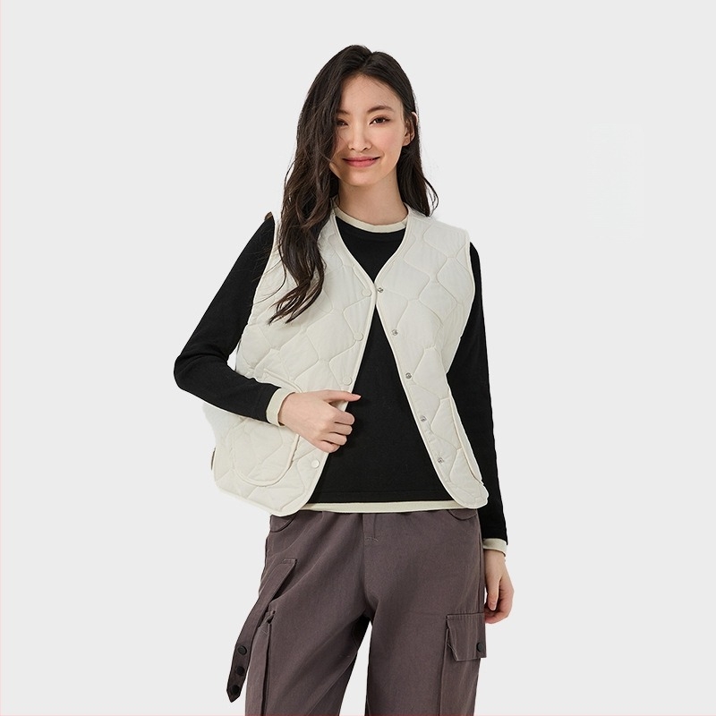 Nylon mellény poliészter töltettel – V-nyakú, egyszárnyú gombolás, egyszínű, normál hosszúságú