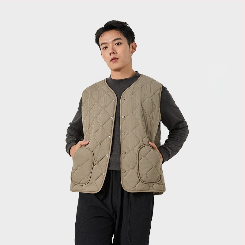 Nylon mellény poliészter töltettel – V-nyakú, egyszárnyú gombolás, egyszínű, normál hosszúságú