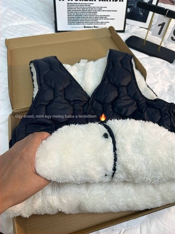 Női karcsú rövid mellény fleece-béléssel, rayon–gyapjú keverék