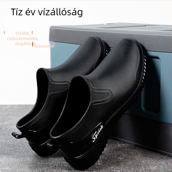 Férfiaknak készült alacsony szárú esőcsizmák PVC felsőrésszel, műanyag talppal, csúszásmentes és kopásálló, négy szezonos használatra