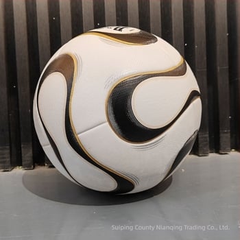 Minge de fotbal CARLAN din PU, cusătuiri adezive, logo imprimat și design personalizabil, potrivită pentru antrenamente de baschet.