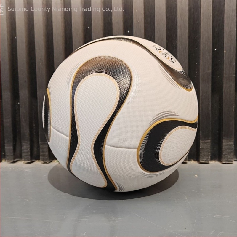 Minge de fotbal CARLAN din PU, cusătuiri adezive, logo imprimat și design personalizabil, potrivită pentru antrenamente de baschet.