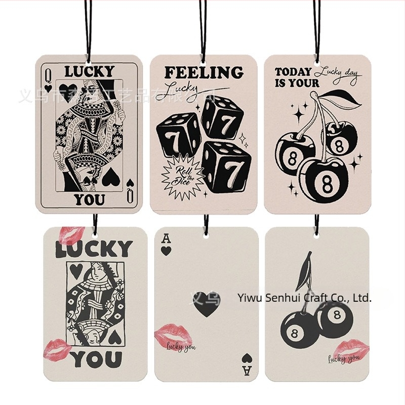 Set de 6 carduri poker cu dublă față pentru odorizant auto – accesoriu atârnător pentru interiorul mașinii și garderobă; Material: carton; Tehnici: gravură, imprimare, serigrafie, lustruire; Cod produs: X1142