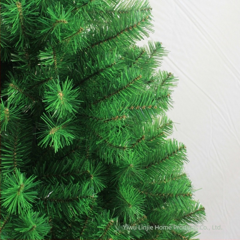 Brad de Crăciun Lin Jie (material: PVC ecologic, sârmă de fier, sârmă de polipropilenă; categorie: Brad de Crăciun; aplicații: decorare în mall, acasă, la școală)