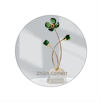 Trifoi cu patru foi – floare eternă din cristal pudrat, ornament vegetal în cutie cadou, stil modern minimalist