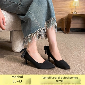 Pantofi cu toc înalt, vârf ascuțit, velur pe partea superioară, toc mediu 3–6 cm, închidere slip-on