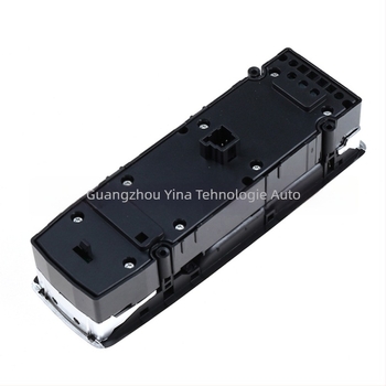 Comutator principal pentru geam electric Mercedes-Benz W204 – Modele 2128208310, 2049055402, 2129053907; 12V; Material: Electronică + plastic; Greutate 0,17 kg