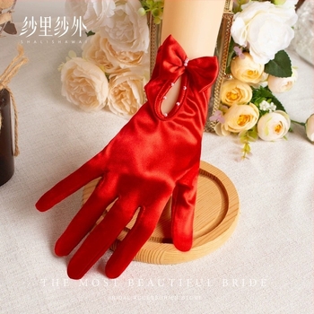 Mănuși de mireasă din satin roșu — accesorii elegante pentru rochia de nuntă și sesiune foto, femei, primăvară, personalizare disponibilă, stil satin