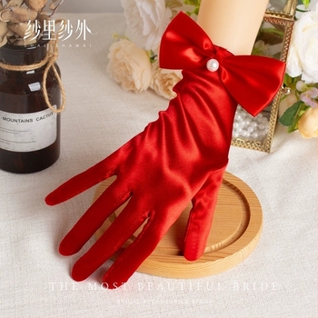Mănuși de mireasă din satin roșu — accesorii elegante pentru rochia de nuntă și sesiune foto, femei, primăvară, personalizare disponibilă, stil satin