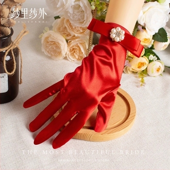 Mănuși de mireasă din satin roșu — accesorii elegante pentru rochia de nuntă și sesiune foto, femei, primăvară, personalizare disponibilă, stil satin