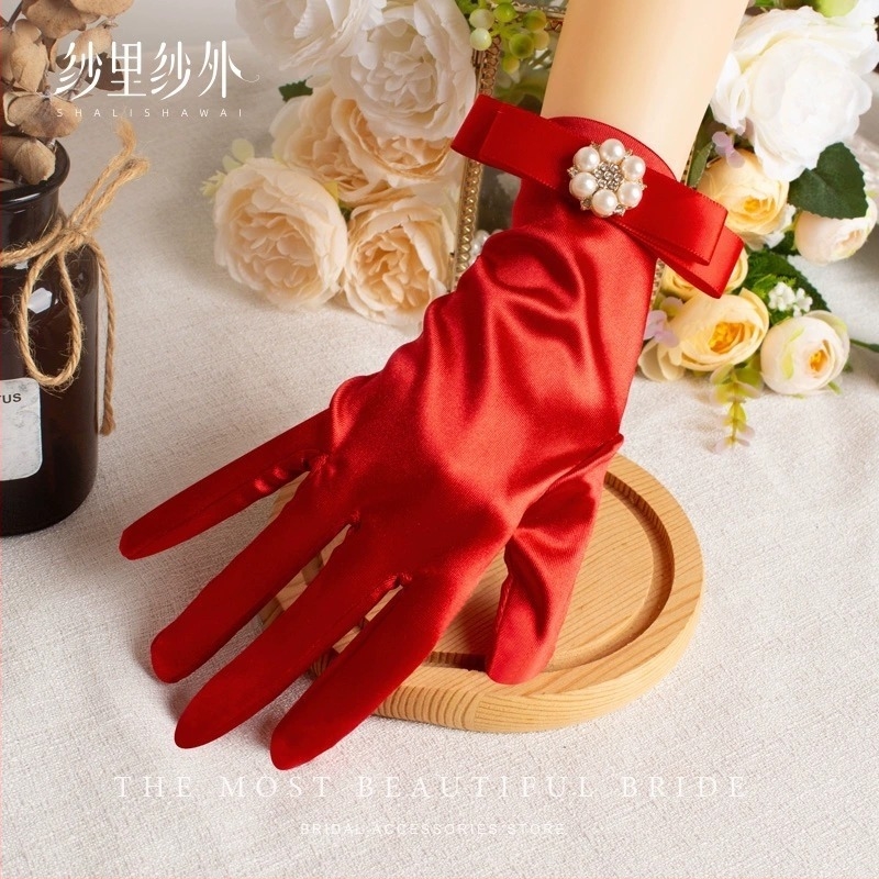 Mănuși de mireasă din satin roșu — accesorii elegante pentru rochia de nuntă și sesiune foto, femei, primăvară, personalizare disponibilă, stil satin