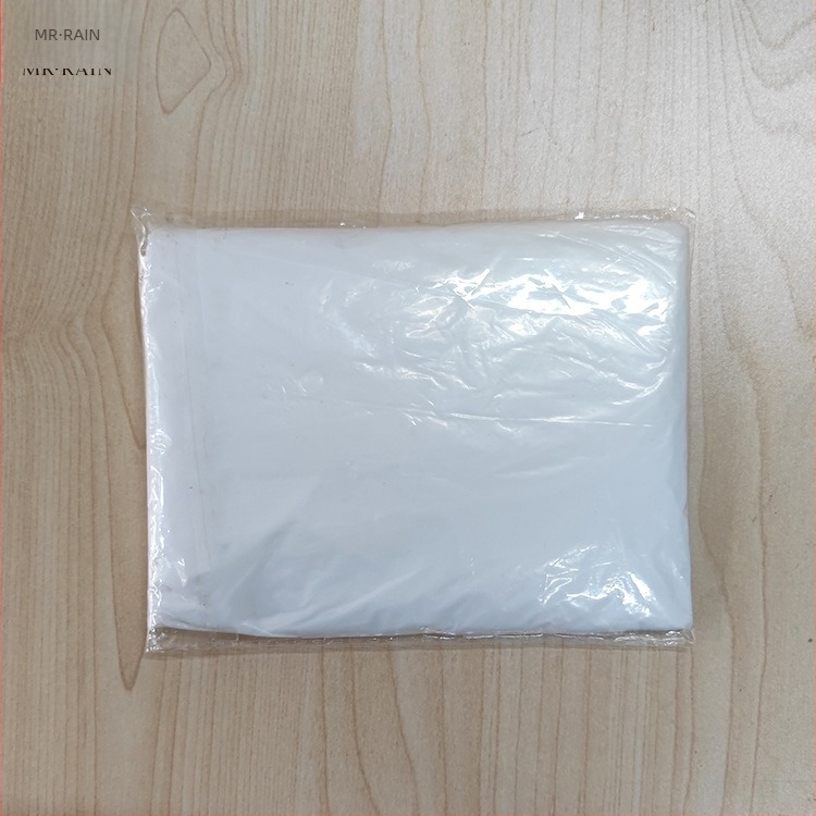 Poncho de ploaie de unică folosință – țesătură PE, 0.02 mm grosime, strat impermeabil PE, pentru adulți, drumeții