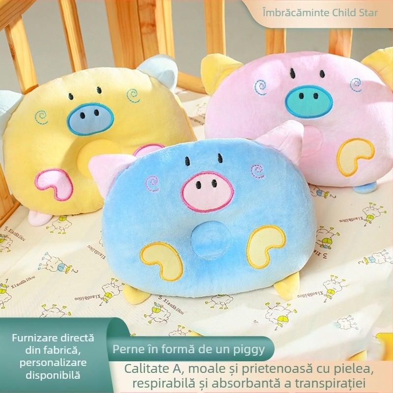 Pernă bebeluș din velur cu broderie de purceluș, formă rotundă, umplutură poliester, potrivită pentru nou-născuți