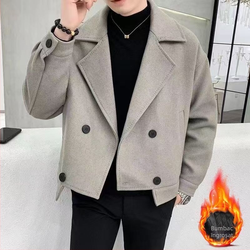 Palton bărbătesc scurt în stil britanic, guler stil sacou, închidere cu nasturi simpli, căptușală 95%+