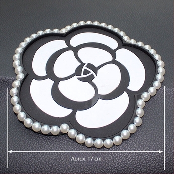 Ornament decorativ auto cu covoraș anti-alunecare, PU, camelia cu diamante, personalizabil, brand Purple Yuchen Lan