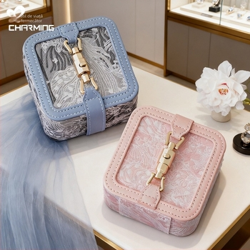 SP01328 Cutie de bijuterii din piele, broderie vintage, finisaj moale