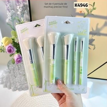 Keqi mini set de 4 pensule de machiaj – set portabil de călătorie cu perii moi din fibre sintetice, pensule pentru fard de ochi și fond de ten