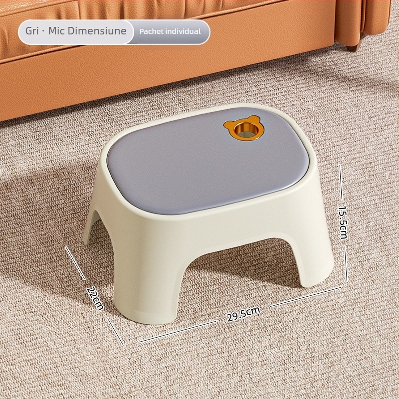 Scaun din plastic, model C4413A, nepliabil, destinat utilizării casnice.