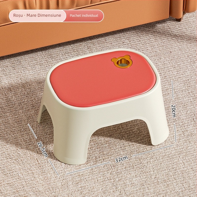 Scaun din plastic, model C4413A, nepliabil, destinat utilizării casnice.