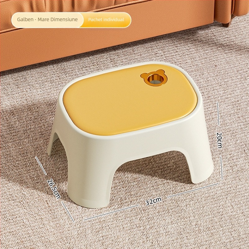 Scaun din plastic, model C4413A, nepliabil, destinat utilizării casnice.