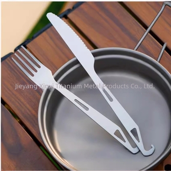 Unelte de camping: lingură 4 în 1 pentru supă, lingură pentru salată, furculiță pentru tort și fructe cu deschizător de sticle; titan pur, design modern minimalist, portabil