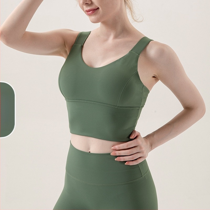 Sutien sport; Push-Up și Shockproof; cupe 3/4; formă a cupei medii; material principal 75% nylon, căptușeală 25% spandex