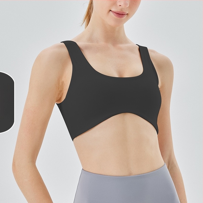 Sutien sport; Push-Up și Shockproof; cupe 3/4; formă a cupei medii; material principal 75% nylon, căptușeală 25% spandex