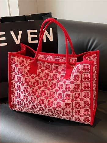 Geantă de nuntă din pânză, tote în stil literar-artist național, formă orizontală pătrată, închidere cu fermoar, buzunar interior cu fermoar