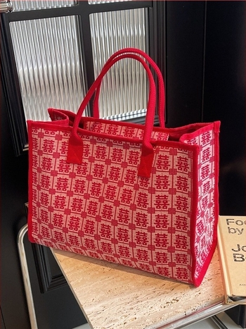 Geantă de nuntă din pânză, tote în stil literar-artist național, formă orizontală pătrată, închidere cu fermoar, buzunar interior cu fermoar