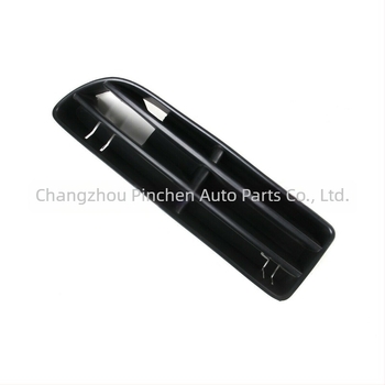 Grilajă inferioară din plasă pentru bara față VW Bora 1999-2005 | Material: ABS plastic | Montaj: bara | Numar accesorii: 1J5853677C, 1J5853666C, 1J5853665B | Brand: CZPINCHEN