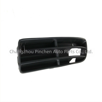 Grilajă inferioară din plasă pentru bara față VW Bora 1999-2005 | Material: ABS plastic | Montaj: bara | Numar accesorii: 1J5853677C, 1J5853666C, 1J5853665B | Brand: CZPINCHEN