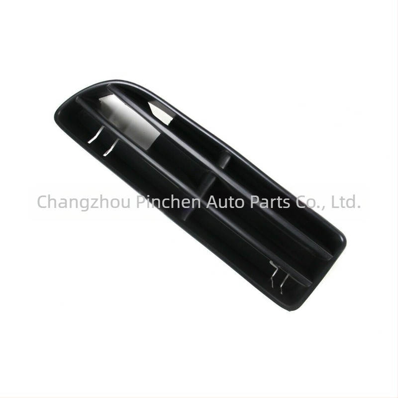 Grilajă inferioară din plasă pentru bara față VW Bora 1999-2005 | Material: ABS plastic | Montaj: bara | Numar accesorii: 1J5853677C, 1J5853666C, 1J5853665B | Brand: CZPINCHEN