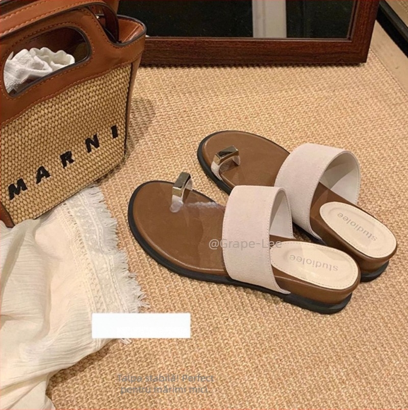 Sandale slip-on casual cu buclă între degete, creștere de 4 cm, partea superioară și căptușeala din fibră superioară, talpă din cauciuc, vârf rotund