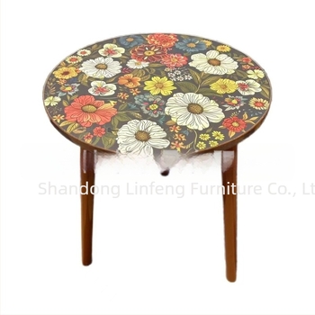 Masă de cafea rotundă cu design mandala floral și imprimare în stil american — blat din placi de densitate cu finisaj PVC; ramă din lemn; margini etanșate; asamblare necesară