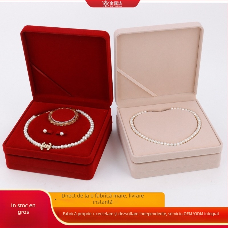 Cutie pentru bijuterii din catifea – set de trei piese pentru colier, cercei și brățară