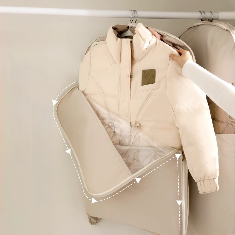 Sac de depozitare pentru paltoane – satin, protecție împotriva prafului și umezelii, stil simplu și modern, depozitare în dormitor