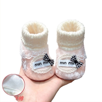 Pantofi-șosete pentru bebeluși, 6–12 luni, talpă moale antiaderentă, căptușeală fleece, partea superioară din velur, imprimeu cu desene pentru fete, iarnă primăvară toamnă