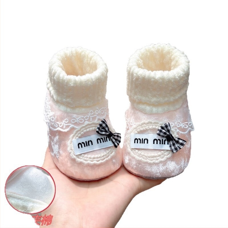 Pantofi-șosete pentru bebeluși, 6–12 luni, talpă moale antiaderentă, căptușeală fleece, partea superioară din velur, imprimeu cu desene pentru fete, iarnă primăvară toamnă