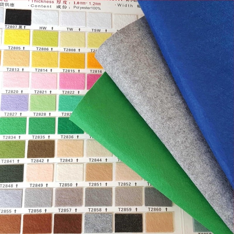 Țesătură nețesută de fâș pentru căptușeala îmbrăcămintei — 100% poliester, lățime 91 cm, 170 g/m², fabricație prin cardare