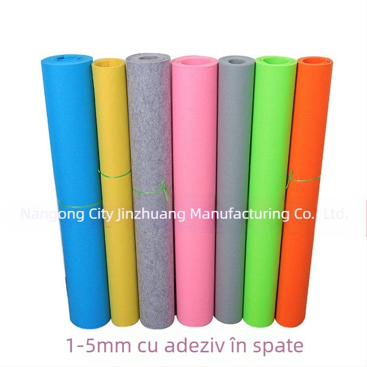 Fâșie din poliester nețesută, 150 g/m², cardată, pentru textile de casă