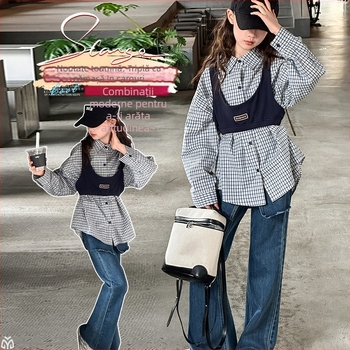 Set pentru fetițe, trei piese, primăvară-toamnă, în carouri, poliester 70%, cămașă cu mânecă lungă și blugi