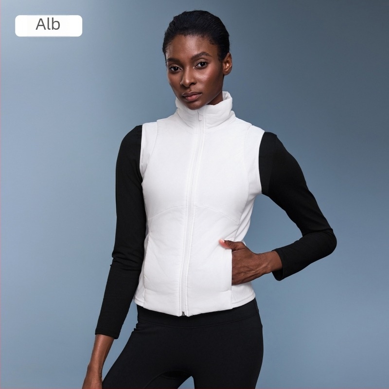 Gilet-jachetă fără mâneci, cu guler înalt, fără glugă; Material: amestec de bumbac cu 94% nylon