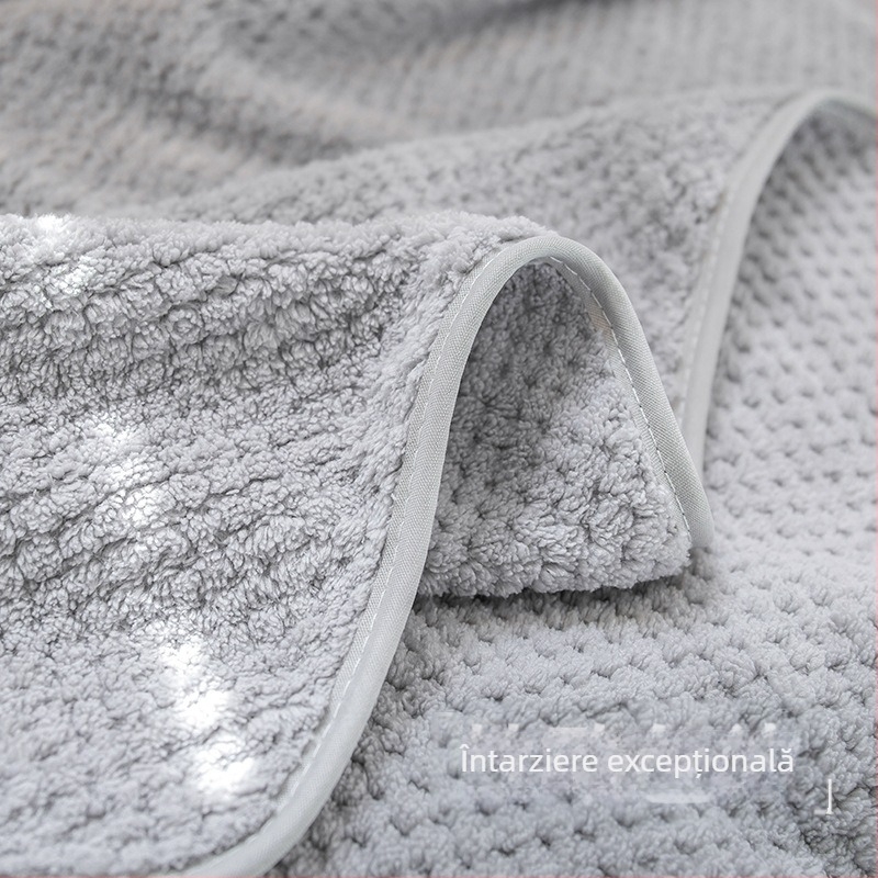 Prosop din coral fleece – moale, absorbant pentru față și baie, finisaj îngroșat; 50–80 g; 40 fire; broderie, cusături, imprimare